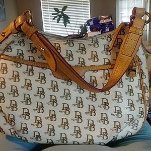 Dooney&Bourke Purse